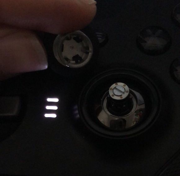 Утекли фотографии обновлённого контроллера Xbox Elite