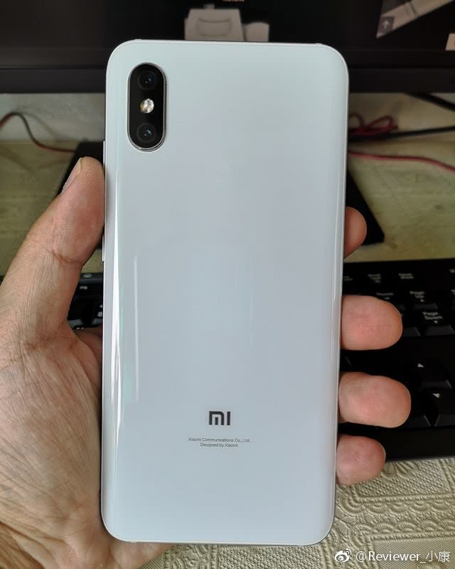 Утекли фотографии смартфона Xiaomi Mi 8X