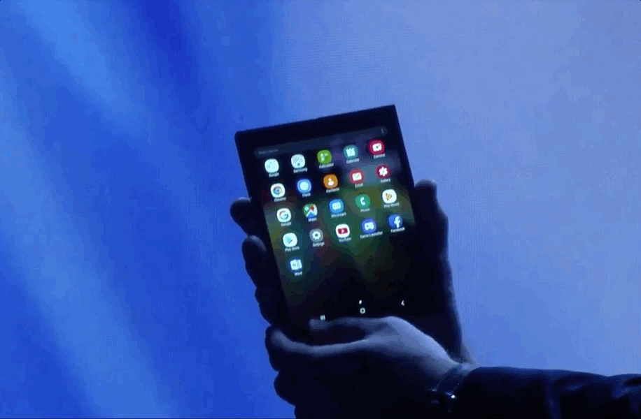 Samsung продемонстрировала свой складной смартфон