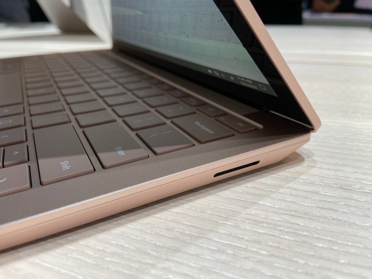 Бизнес-клиенты смогут приобрести Surface Laptop 3 15" на процессорах Intel