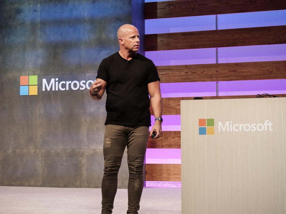 Корпоративный вице-президент Microsoft Брэд Андерсон покидает компанию