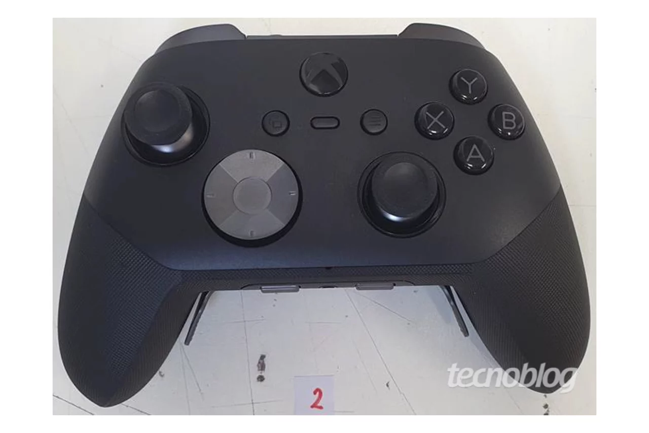 Утекли фотографии и подробности об Xbox Elite Controller 3